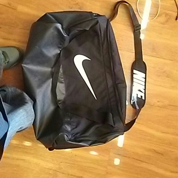 Nike duffle bag - Picture 2 of 4